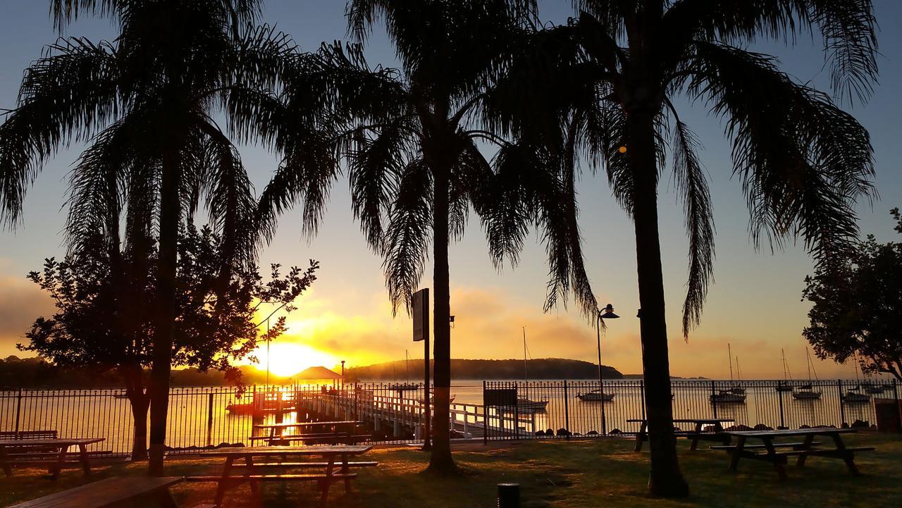 Motel Mariners On The Waterfront à Batemans Bay Extérieur photo