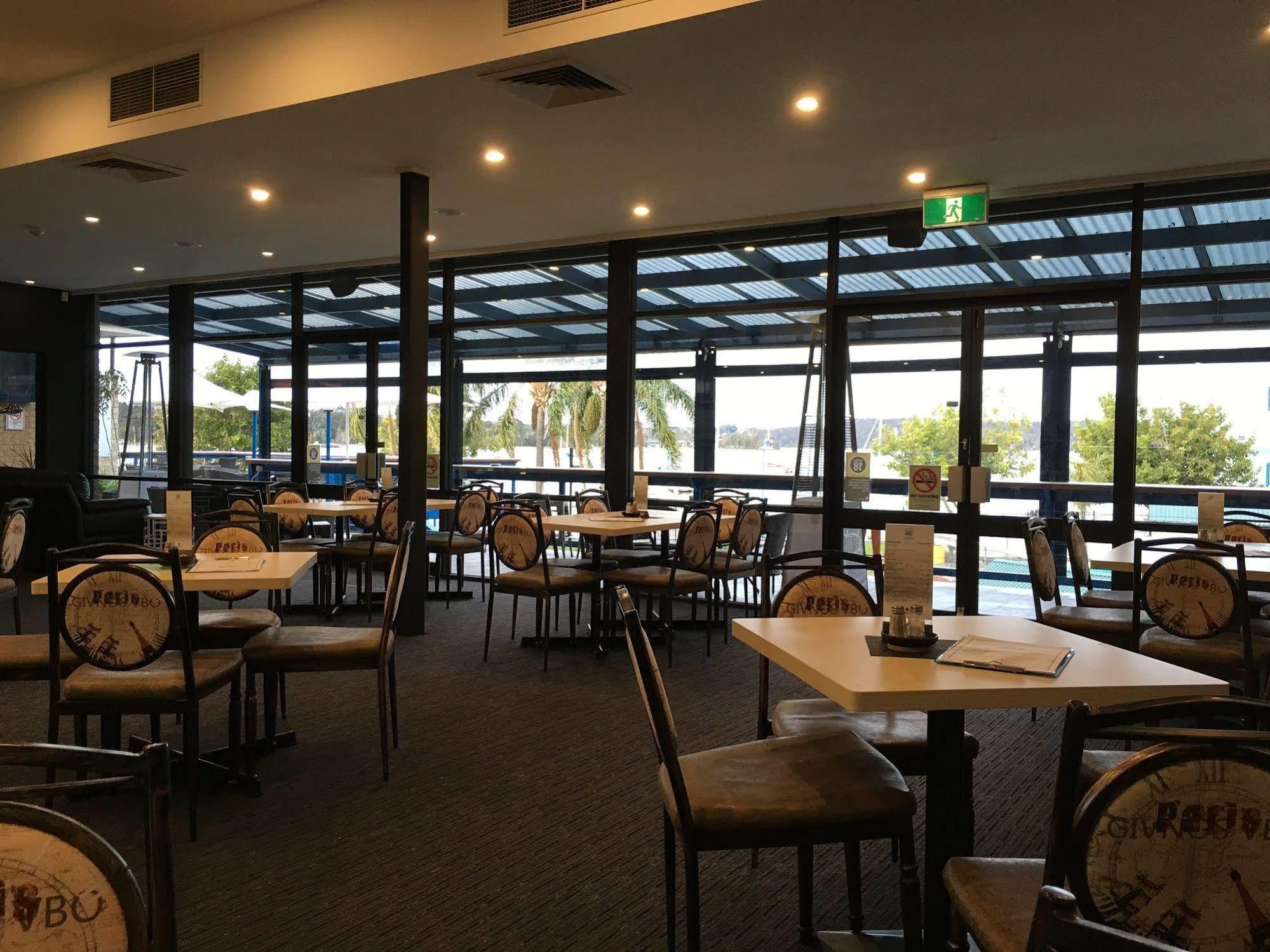 Motel Mariners On The Waterfront à Batemans Bay Extérieur photo